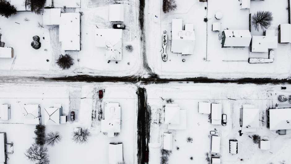 how much snow can a roof hold